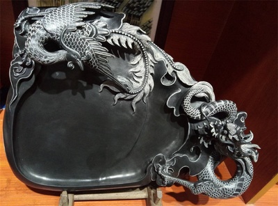 從一方硯臺(tái)到世界回響 論硯雕作品作為文化載體的傳播之道